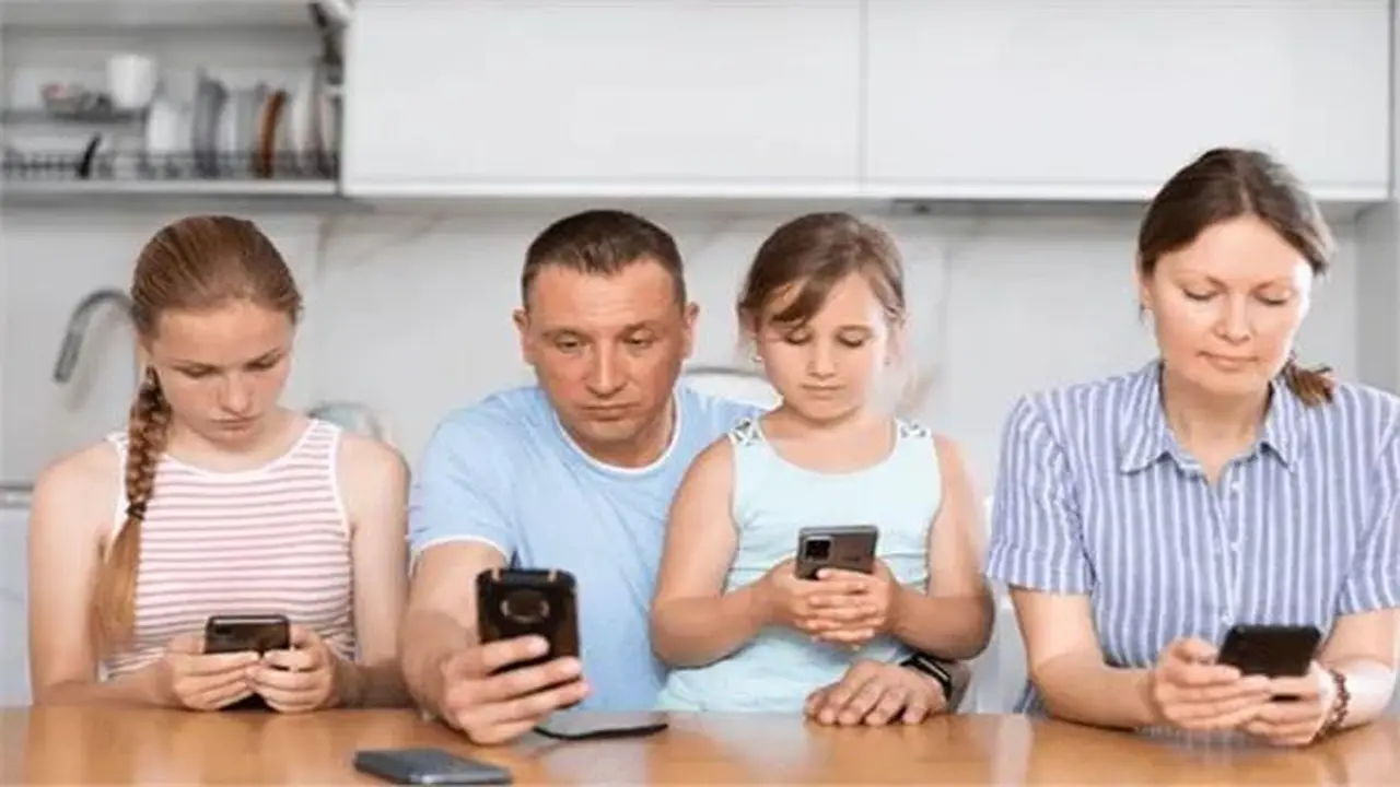 هل تدرك 6 مخاطر صحية ترتبط بإفراطك في استخدام الشاشة؟